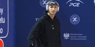 Ksawery Masiuk przed wyścigiem na 100 m podczas MP w pływaniu